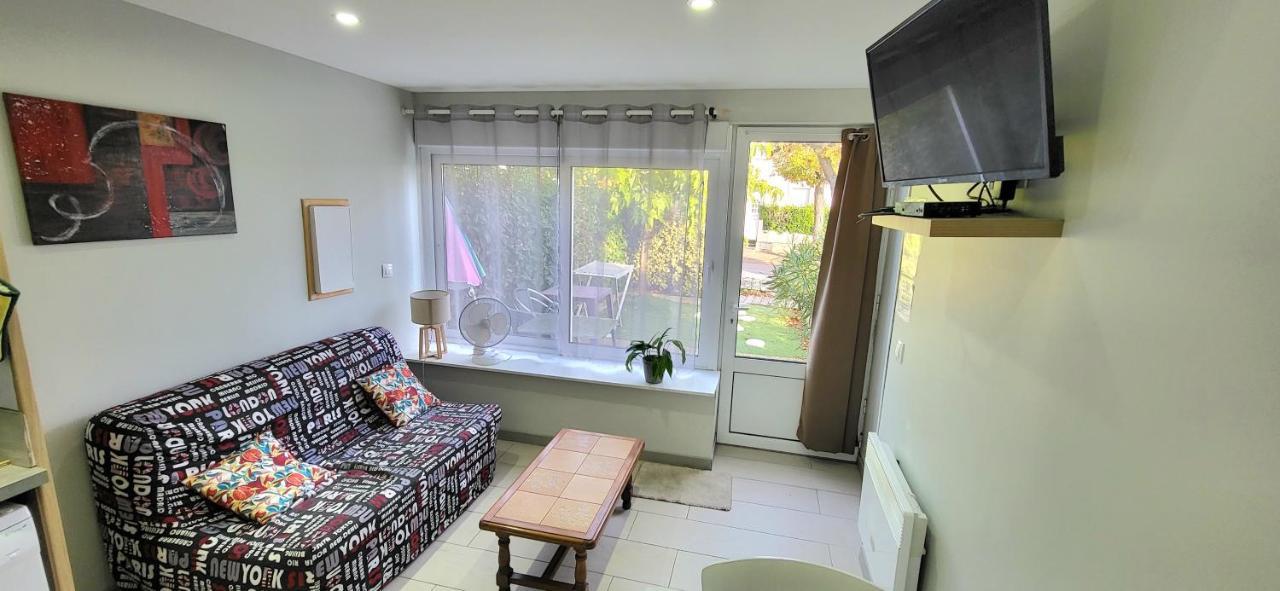 Residences Les Sansonnets "Appartements & Studios" Jonzac Buitenkant foto
